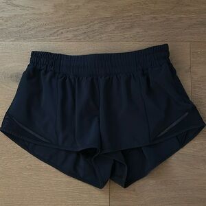 Hotty Hot 2.5 in shorts